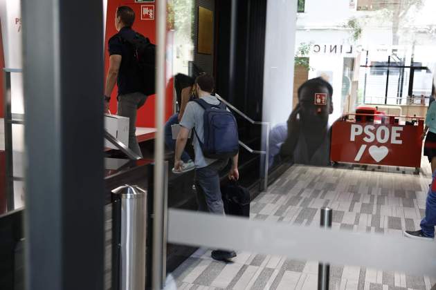 L'UCO entra a Ferraz / EFE L'UCO entra a Ferraz / EFE
