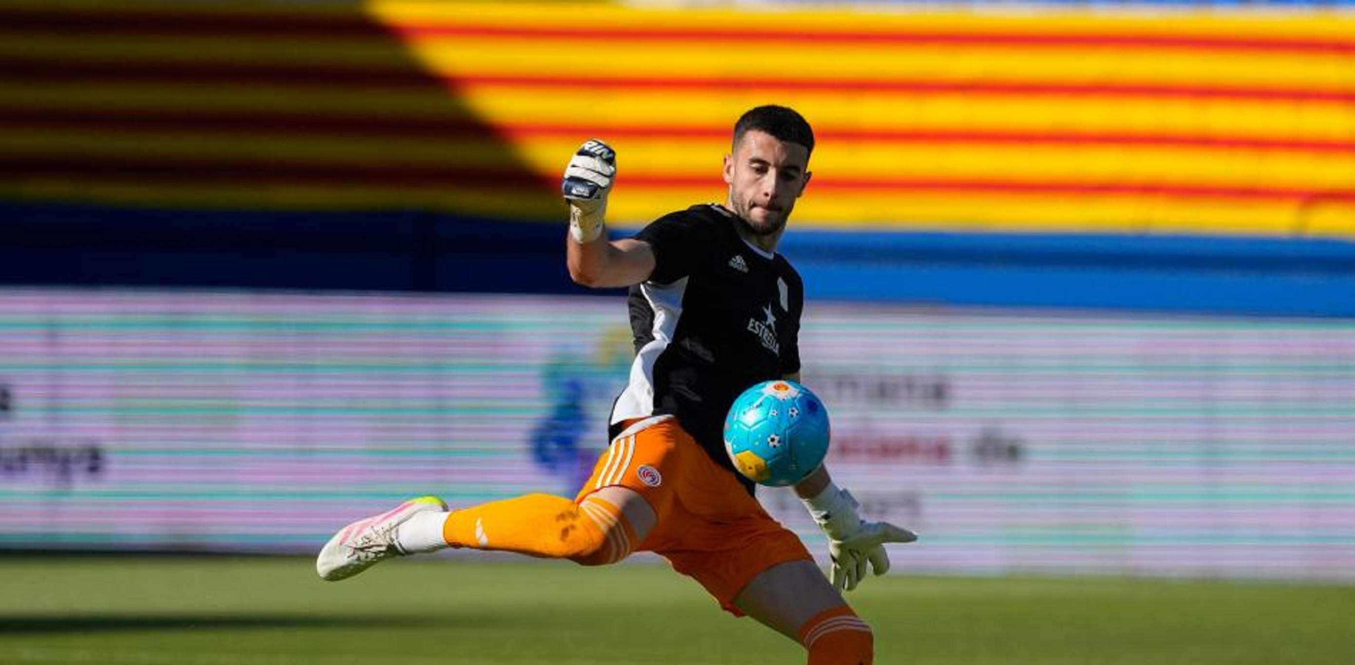 El Barça ja pot configurar un onze català amb l'arribada de Joan Garcia