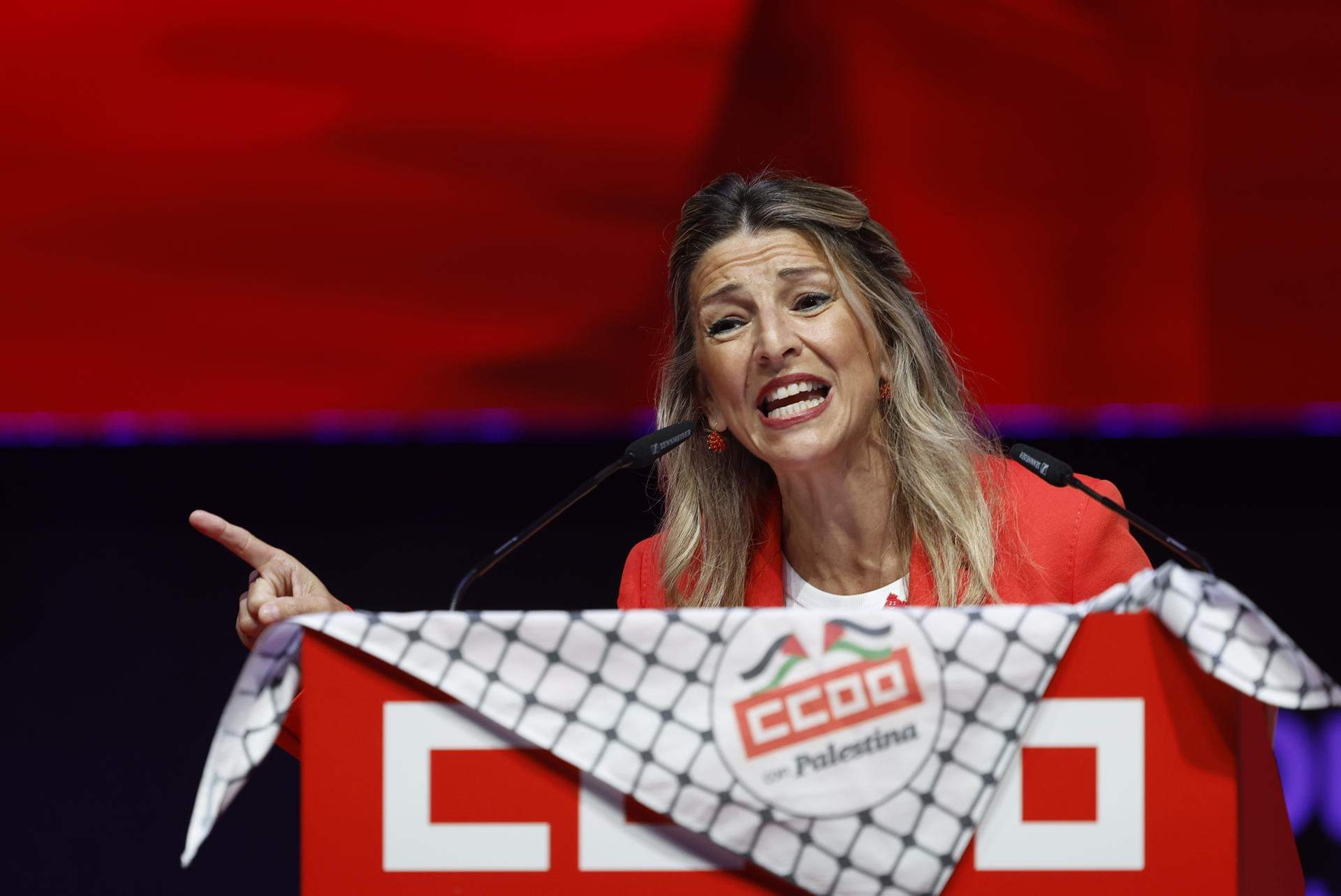 Yolanda Díaz se desmarca de los "golfos y corruptos" en el PSOE y reivindica sus "cinco ministerios limpios"