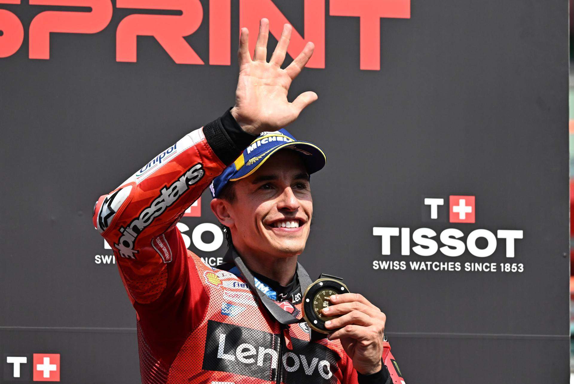 Marc Márquez provoca una rebelión en Mugello con el jefe de Ducati: 
"¡Cállense, por dios! ¡Es rojo"!