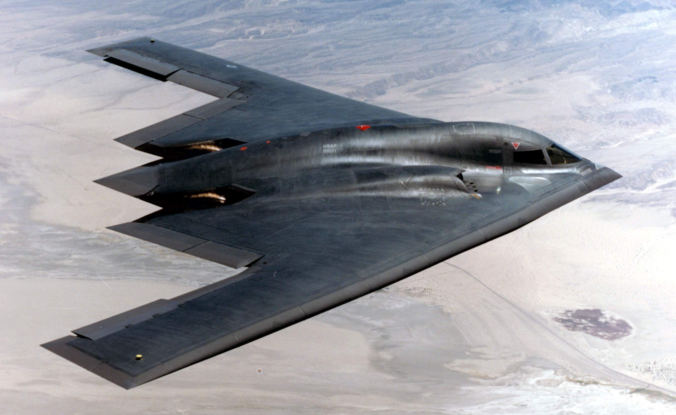 EE.UU. moviliza bombarderos B-2 en el Pacífico mientras Trump decide si se involucra en el conflicto con Irán