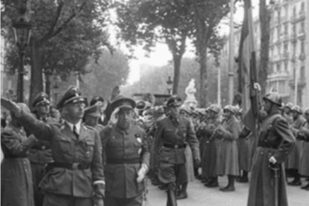 Himmler y Orgaz Yoldi pasan revista a tropas del ejército español. Barcelona (1939) /Fuente: Arxiu Fotografic de Catalunya Himmler y Orgaz Yoldi pasan revista a tropas del ejército español. Barcelona (1939) /Fuente: Arxiu Fotografic de Catalunya