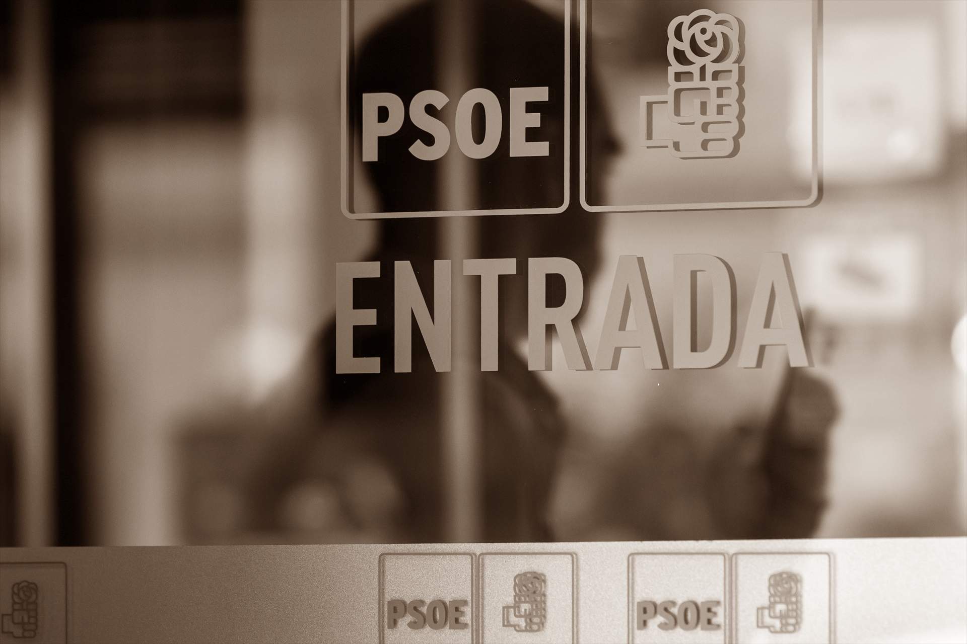 Las portadas conservadoras aprietan a Sánchez: el PSOE teme por su procesamiento y se habla de la opción Illa
