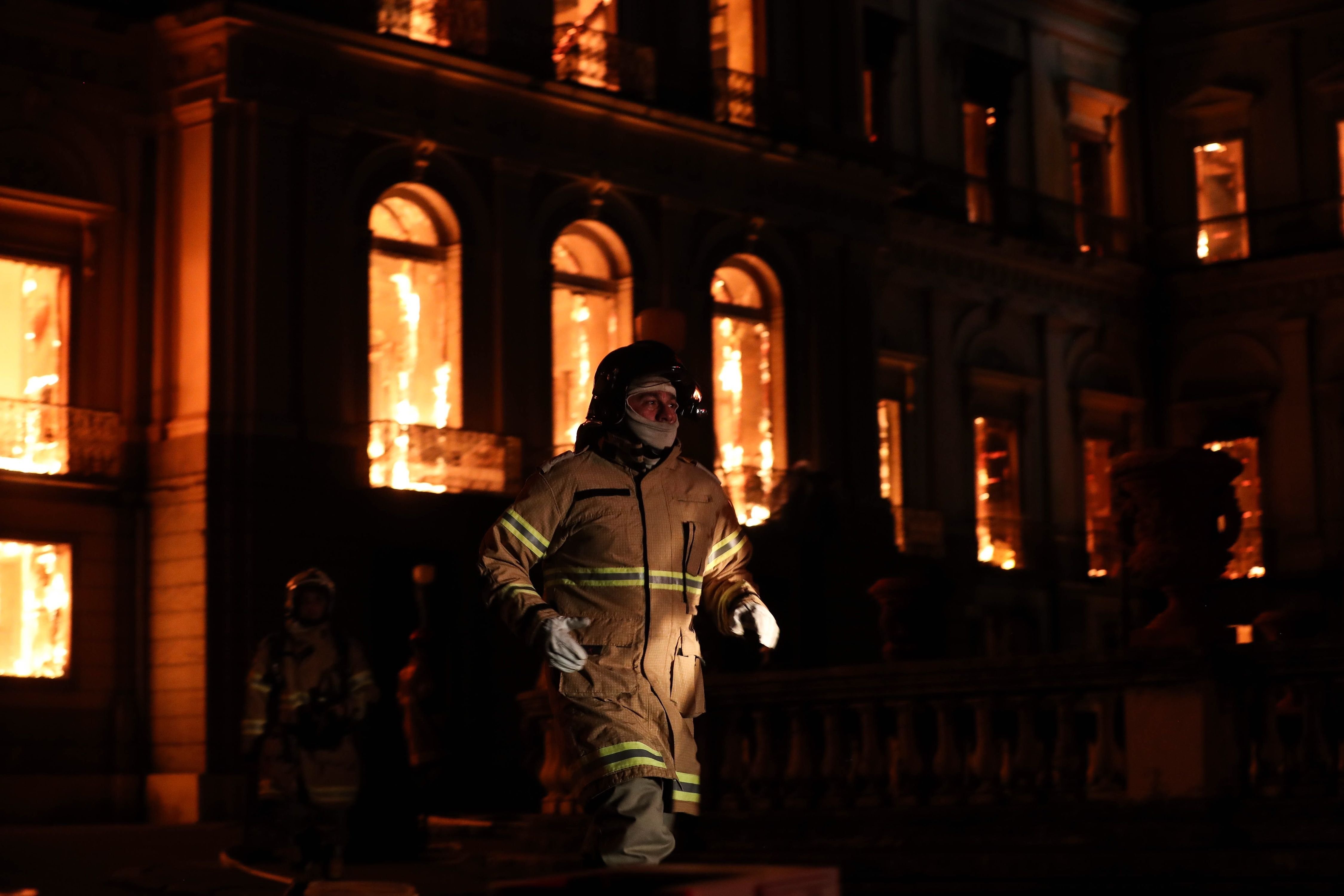 Tragedia cultural en Brasil, un incendio consume el Museo Nacional