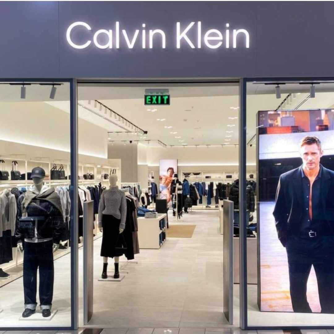 Em vaig cansar de les samarretes bàsiques sense estil: aquesta de Calvin Klein va ser un abans i un després