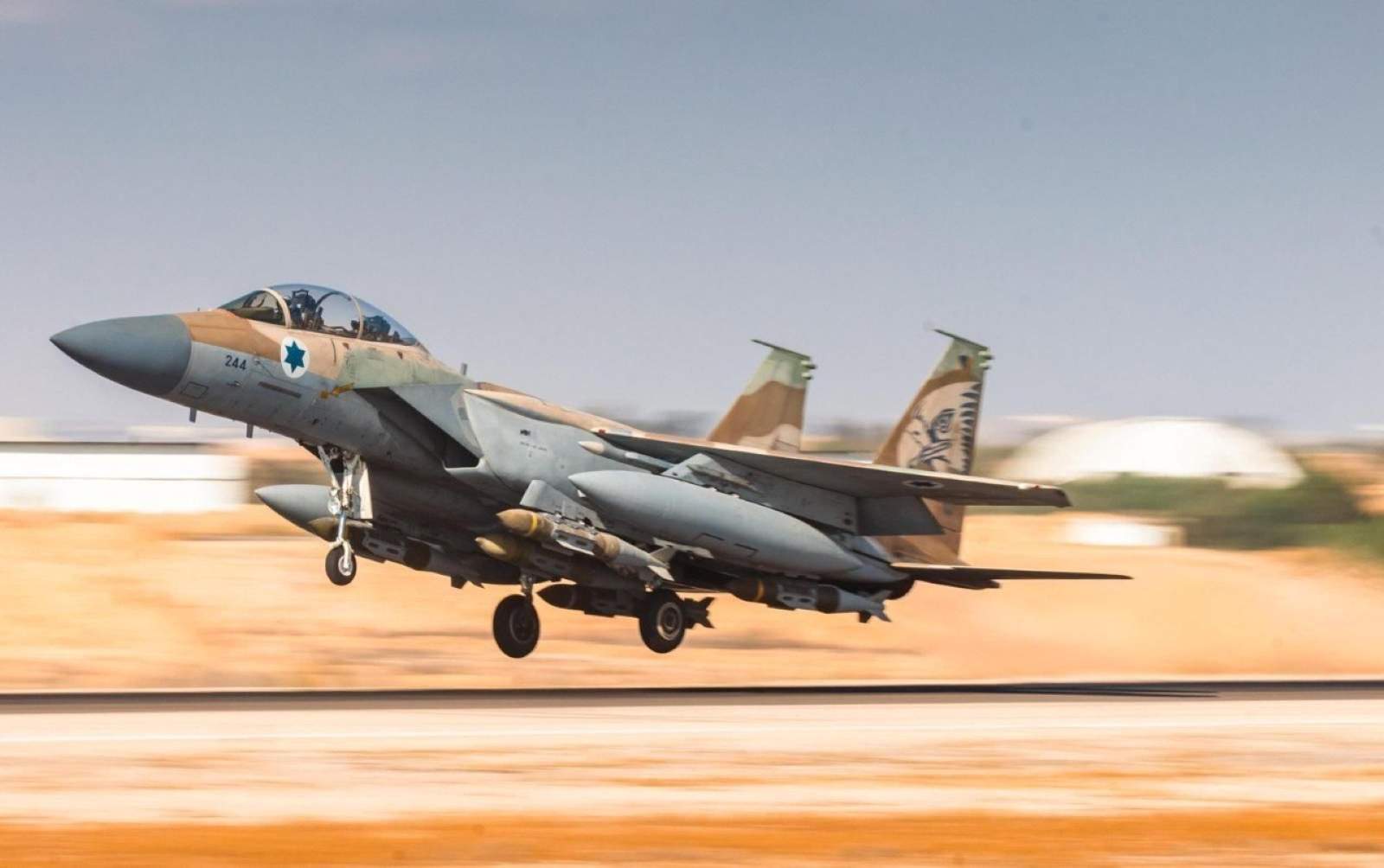 Israel apunta a la seu de la Guàrdia Revolucionària iraniana en una nova jornada de foc encreuat