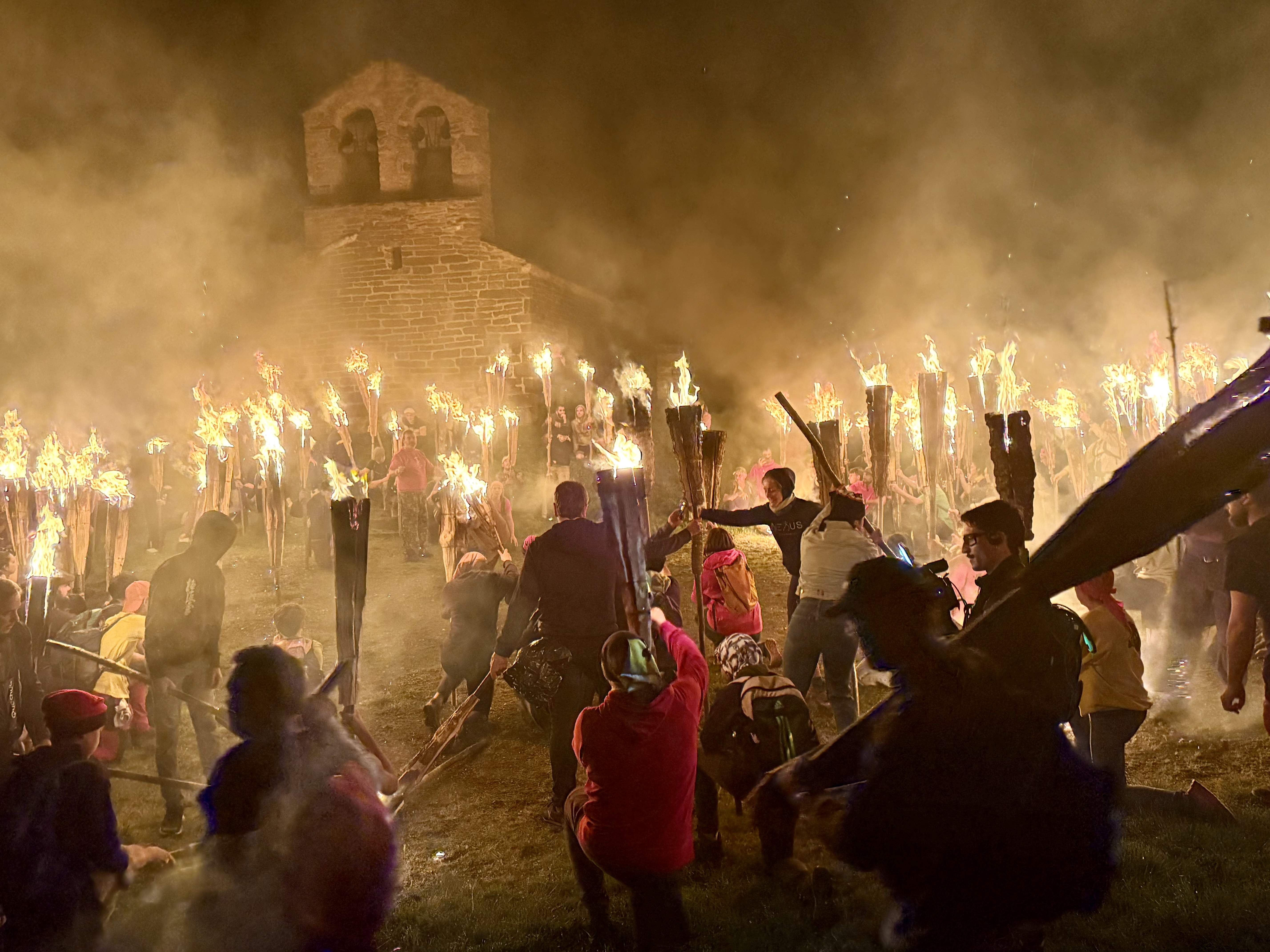 Las 'falles': cuando el fuego baja de la montaña... más allá de Sant Joan