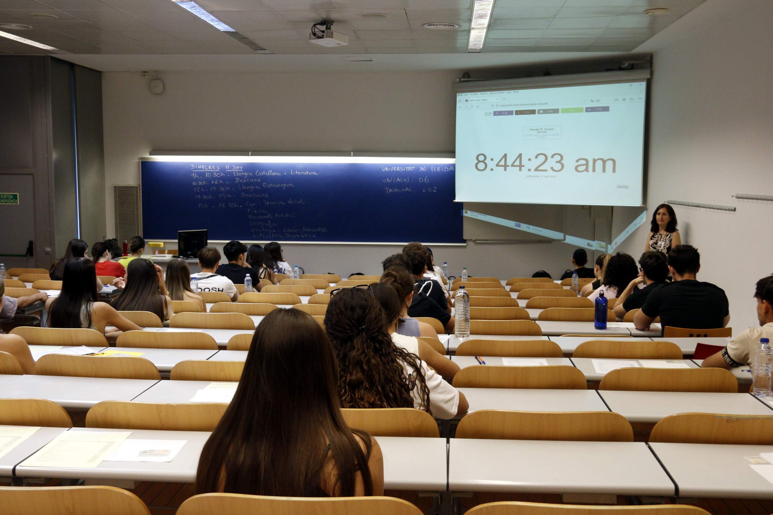 Cauen en picat les notes de català i castellà a les PAU, mentre que la de matemàtiques puja
