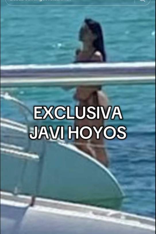 Aitana en un iot a Eivisa Javi Hoyos Aitana en un iot a Eivisa Javi Hoyos