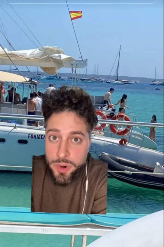Aitana en un iot a Eivisa Javi Hoyos Aitana en un iot a Eivisa Javi Hoyos