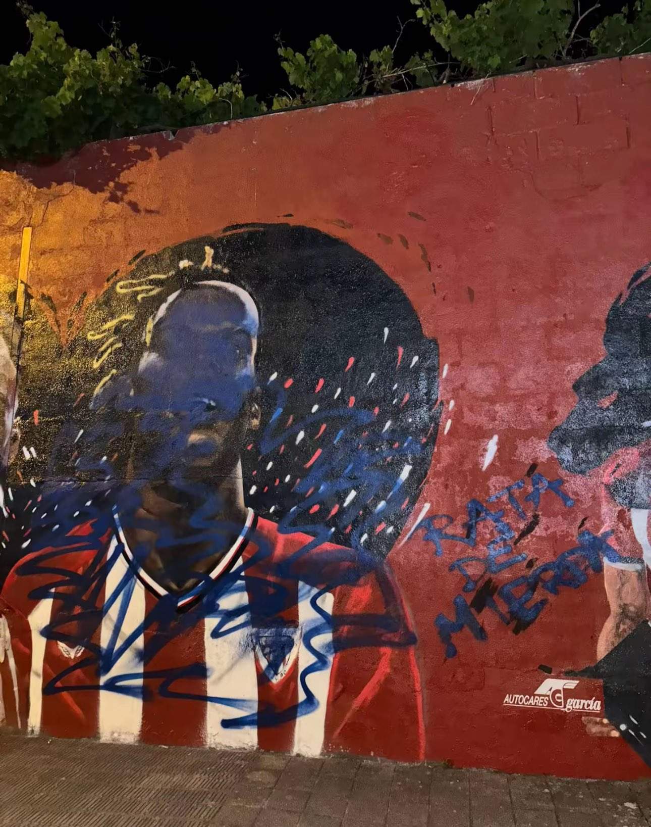 La afición del Athletic Club vuelve a vandalizar el mural de Nico Williams: "Rata de mierda"
