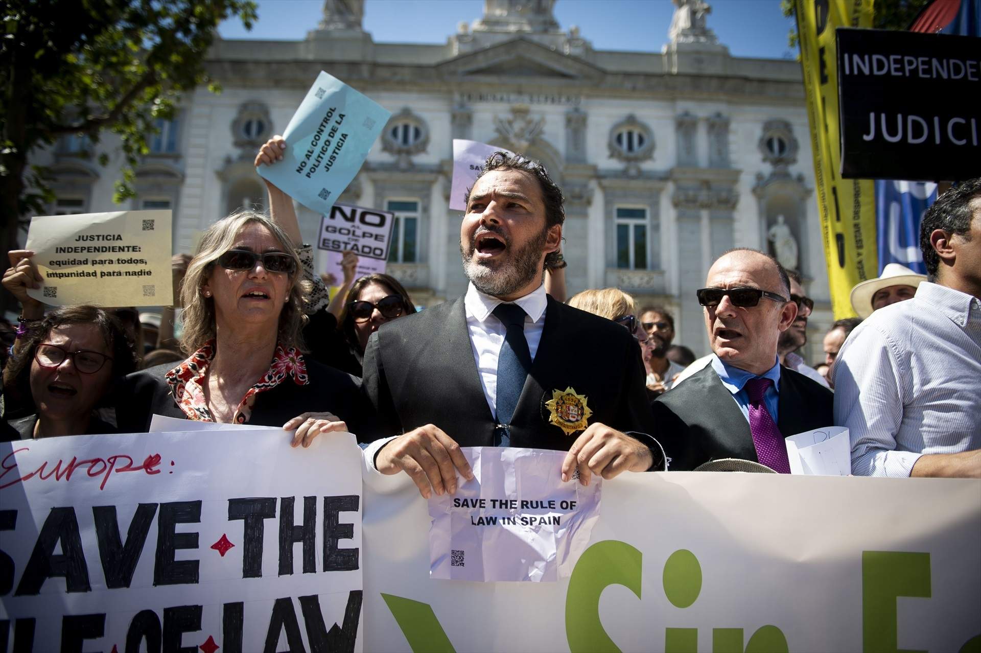 Centenars de jutges i fiscals protesten davant del Tribunal Suprem contra les reformes de Bolaños