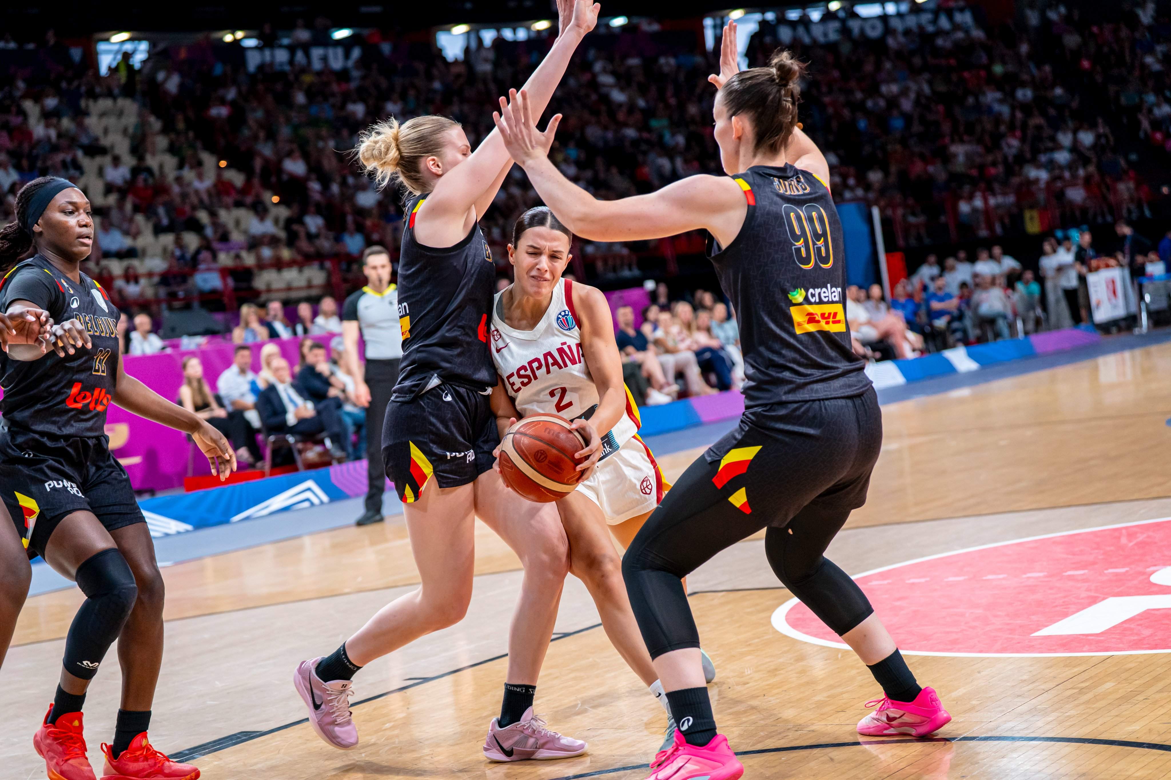 Un desenlace dramático deja a España sin premio ante Bélgica en la final del Eurobasket femenino (65-67)