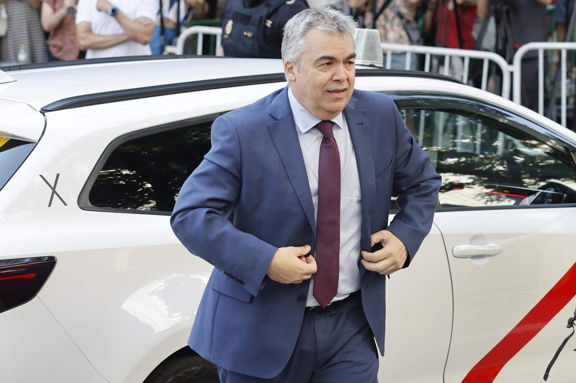 Cerdán arriba al Suprem per declarar com a investigat pel cas Koldo amb crits de “xoriço”