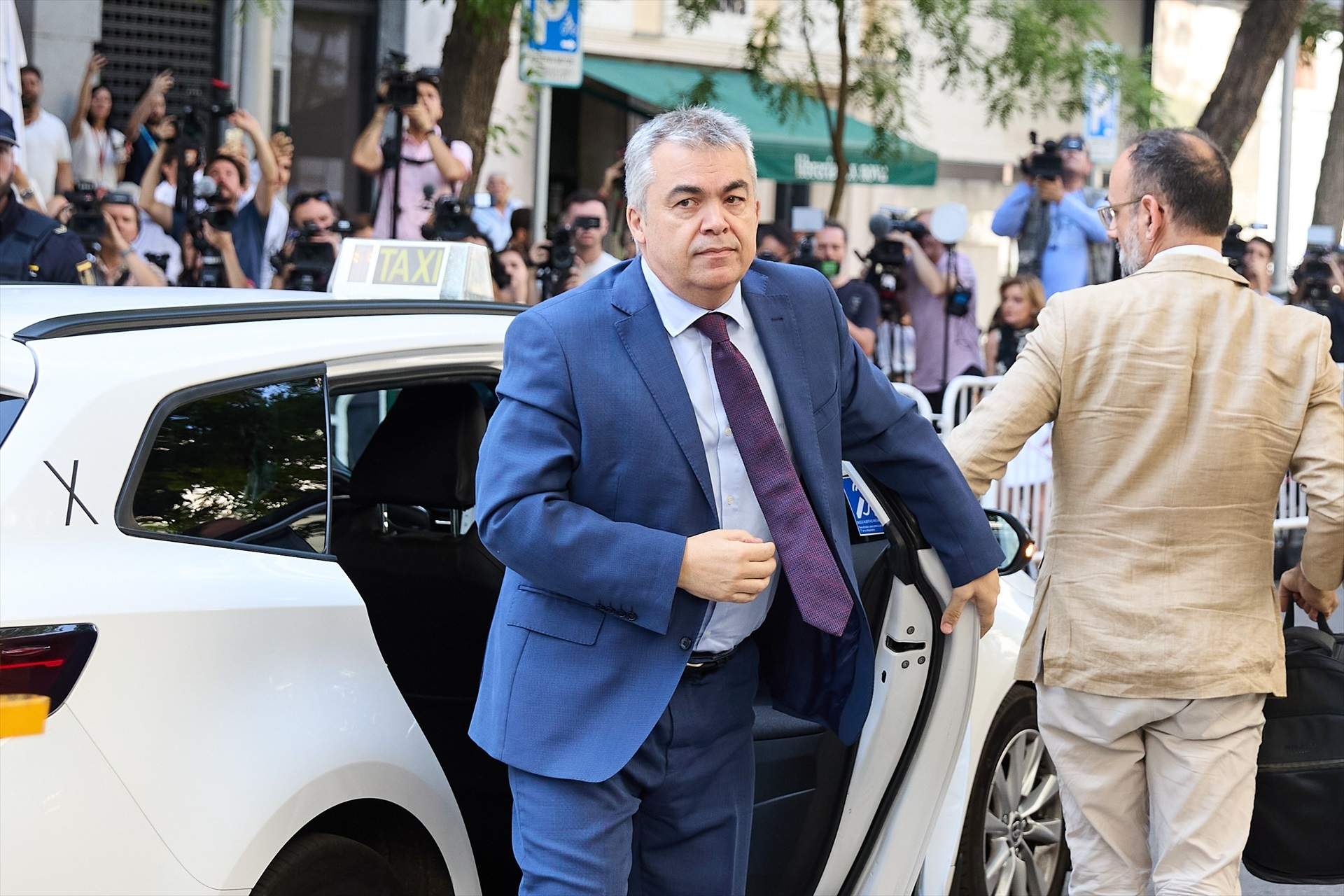 Santos Cerdán podría tirar de la manta y "cantar la Traviata" por la presión de la prisión