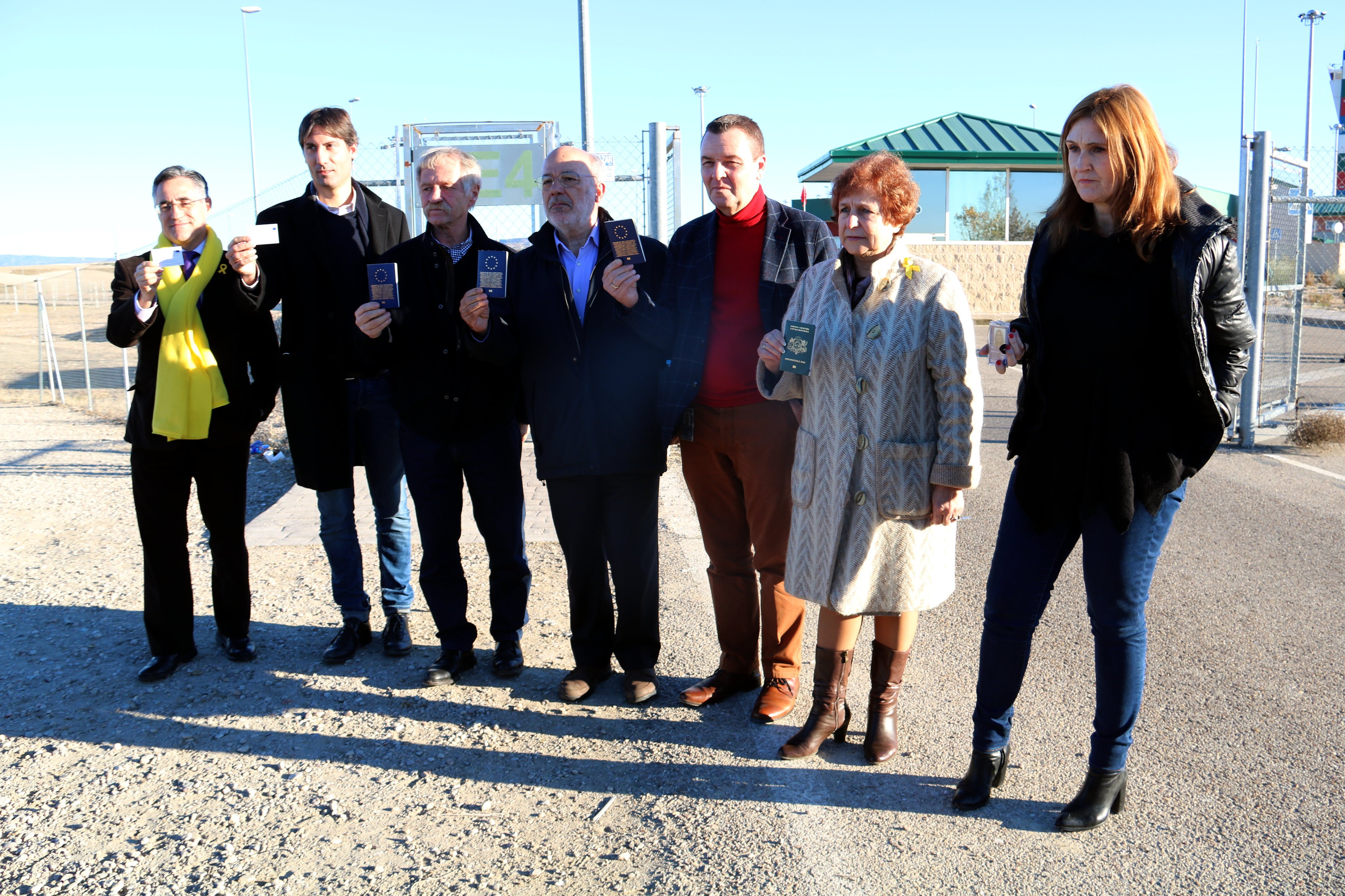 Tretze eurodiputats visitaran divendres tots els presos polítics