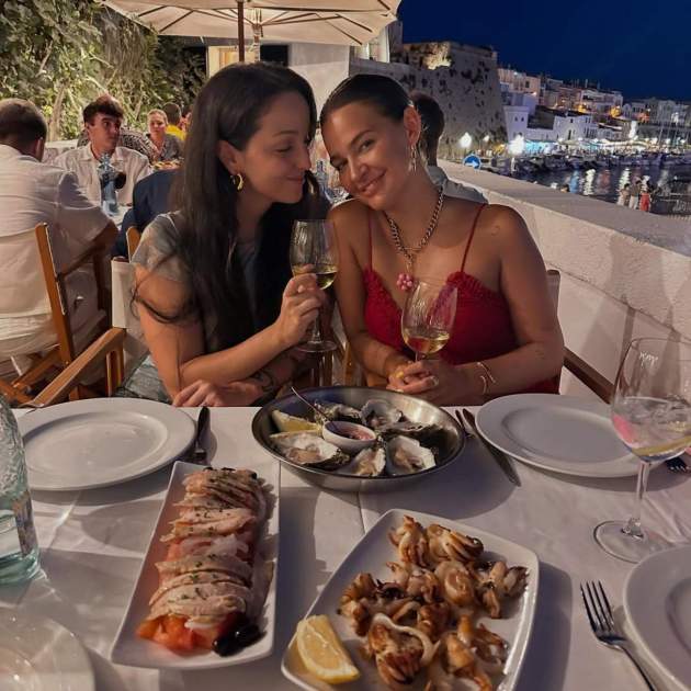 Laura Escanes i Siny Takanashi a Menorca Instagram Laura Escanes i Siny Takanashi a Menorca Instagram