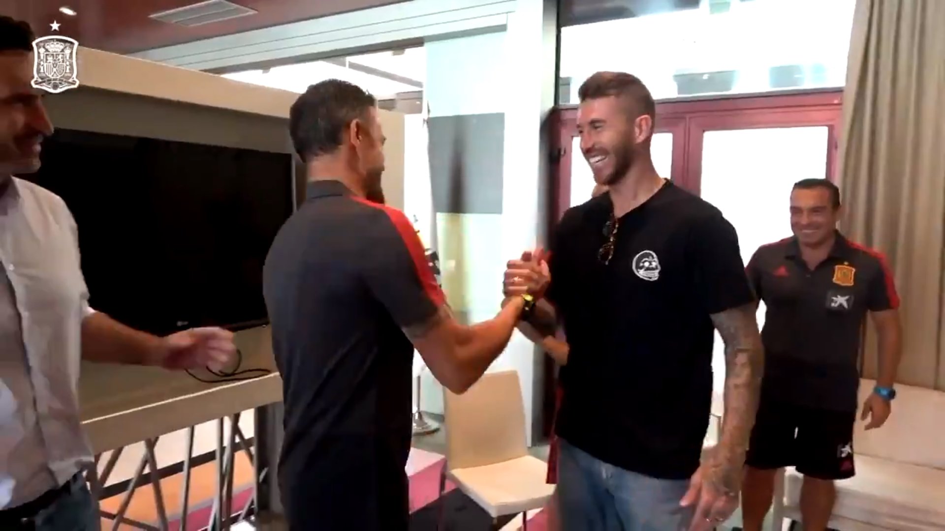 Sergio Ramos se cuela en la concentración de la Roja de Luis Enrique