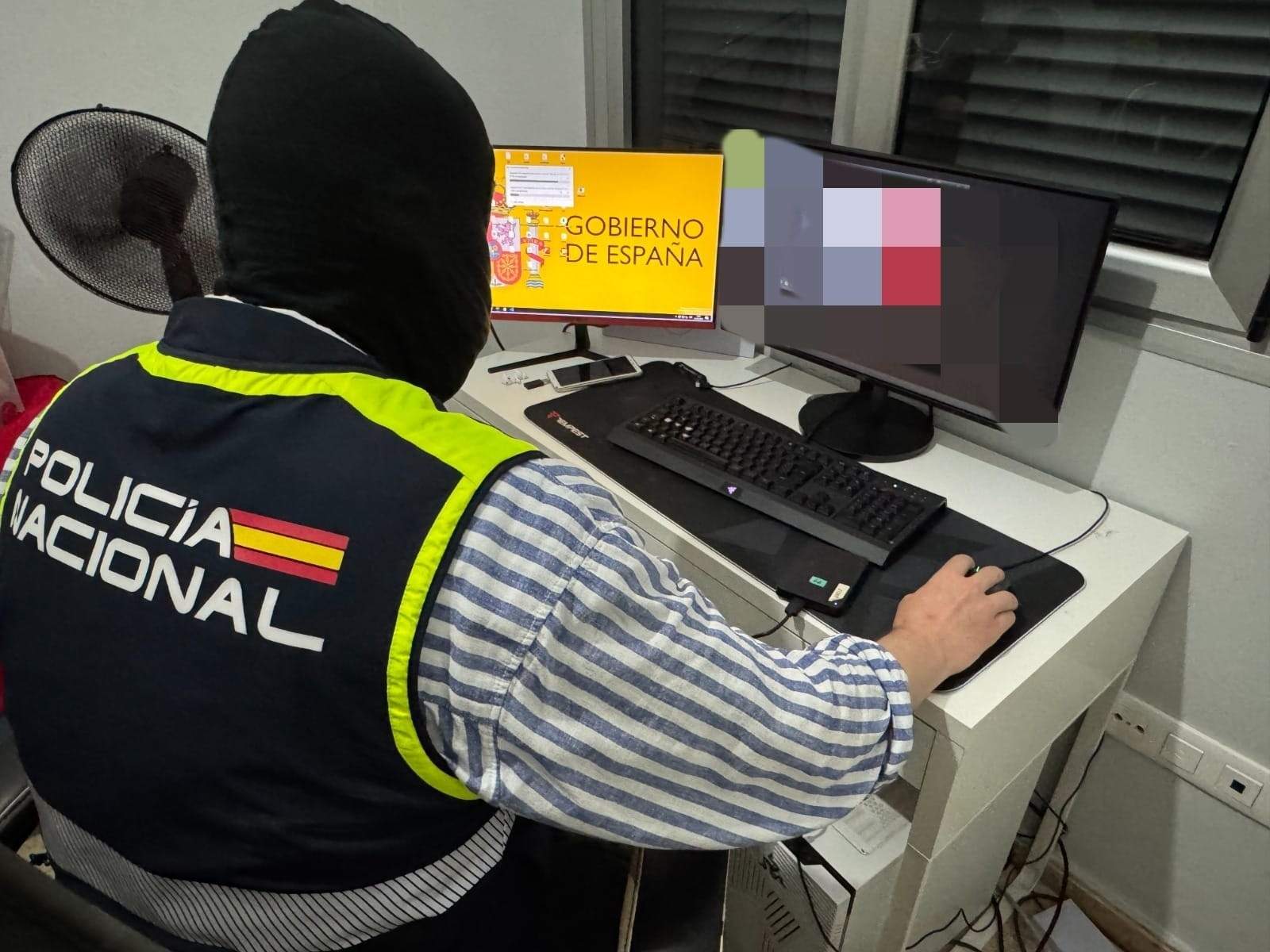 La Policía Nacional acusa de ciberterrorismo a los dos detenidos por la filtración de datos de políticos