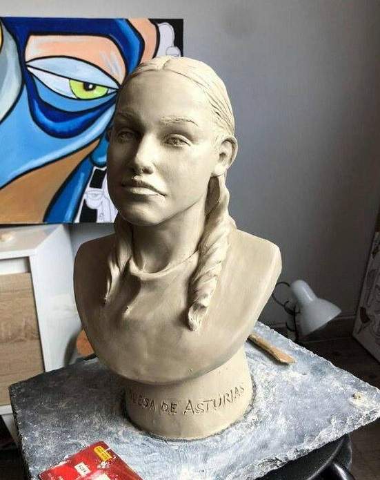 El bust que li han regalat a Elionor, mentre s'estava fent IG