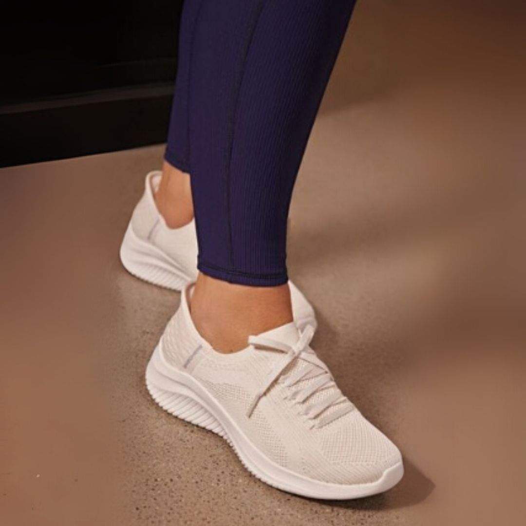 No són ortopèdiques, però ho semblen: les sabatilles Skechers més còmodes per a peus +50