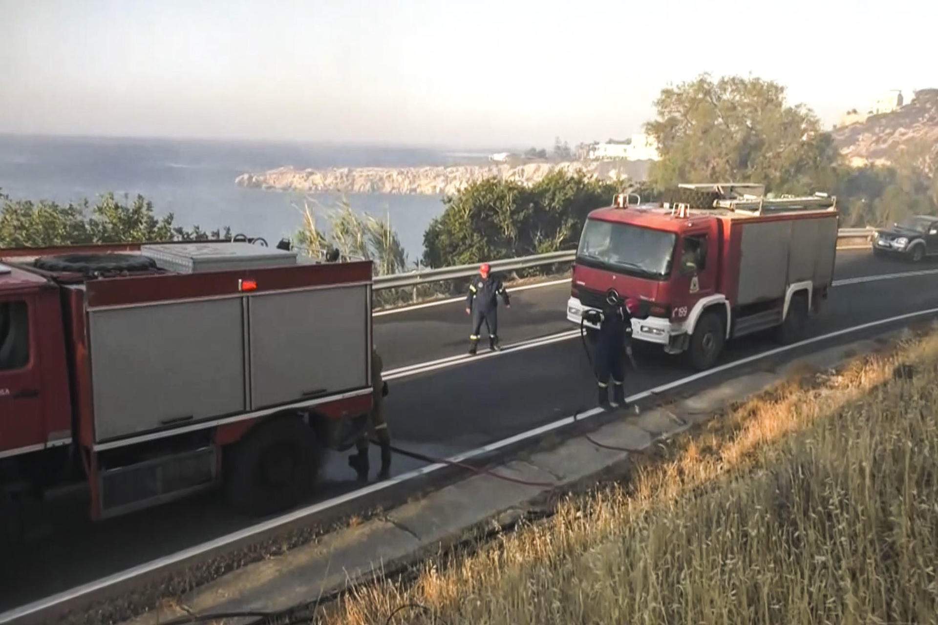 Evacuadas más de 5.000 personas por un gran incendio forestal en la isla griega de Creta
