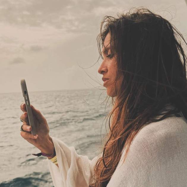 Sara Carbonero al mòbil / Instagram