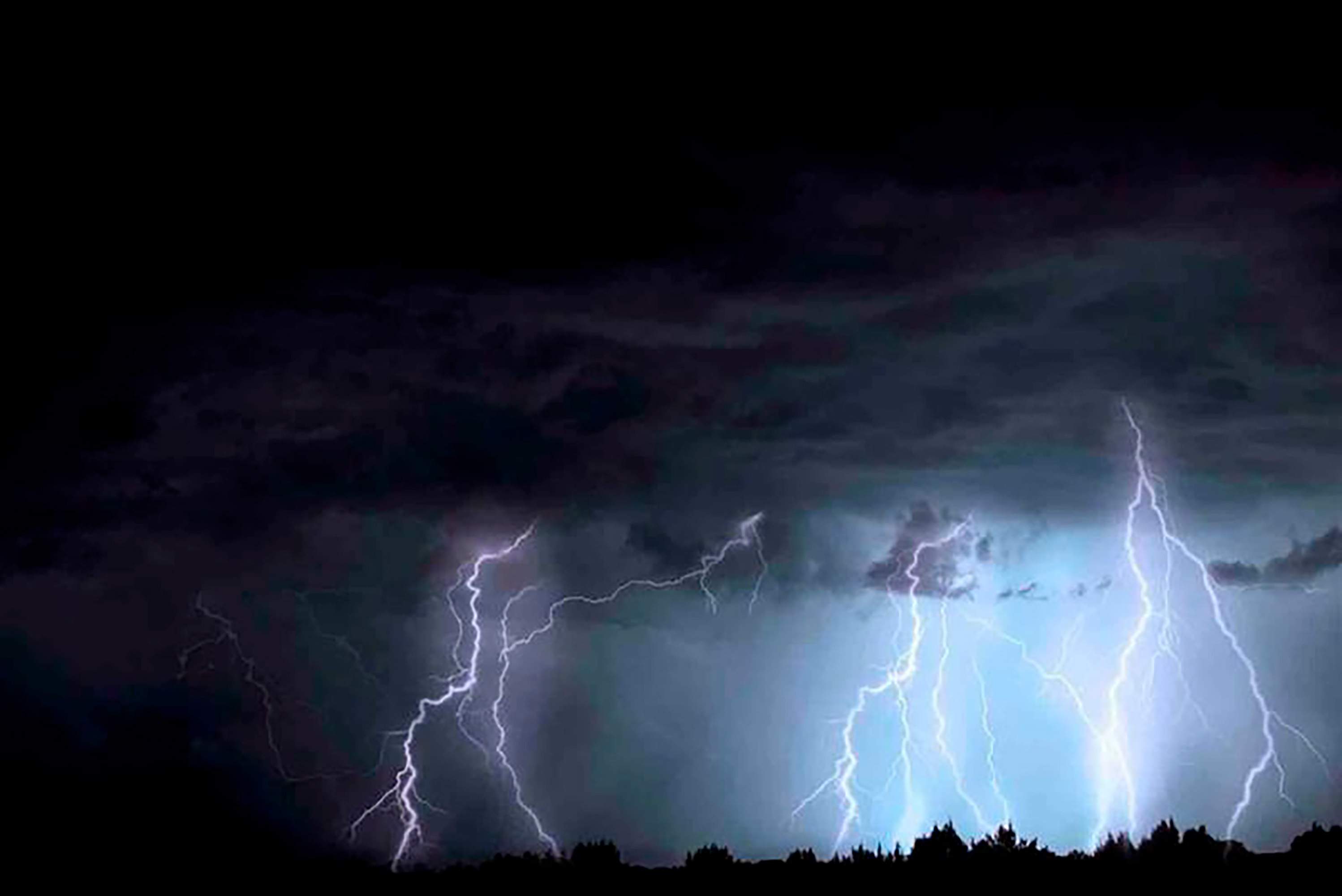 Alertes per algunes tempestes explosives a Catalunya en la recta final de calor