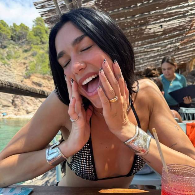 Dua Lipa a Mallorca Instagram (1) Dua Lipa a Mallorca Instagram (1)