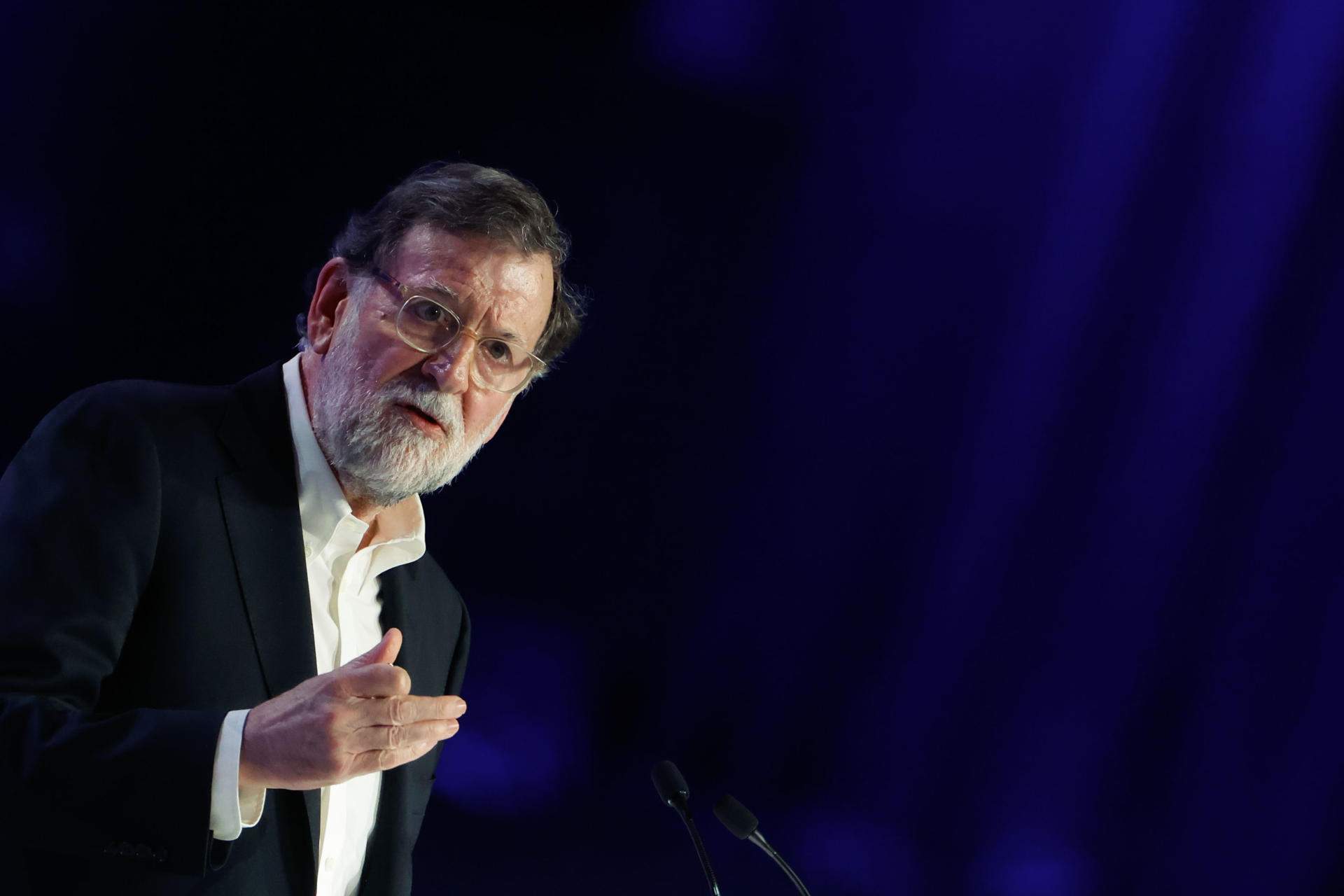 Rajoy, en la apertura del congreso del PP: “Unos actuamos contra la corrupción y otros, contra los jueces”