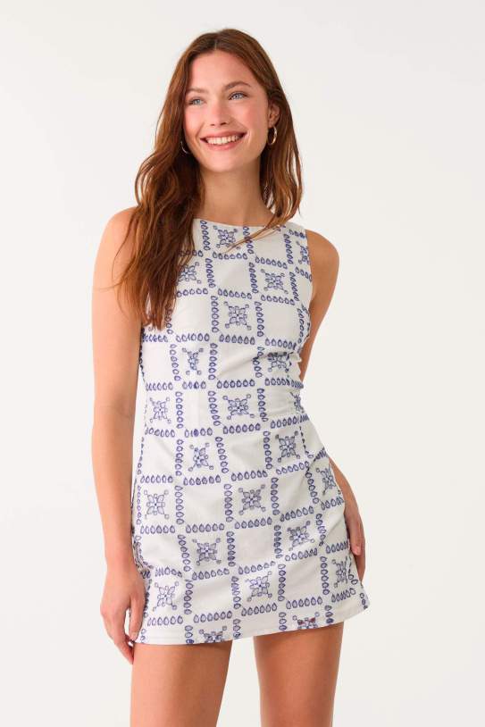 Vestit curt brodats 1 Vestit curt brodats 1