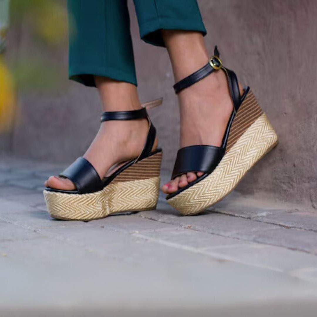 La alternativa más cómoda a los tacones: estas sandalias con cuña no molestan ni después de todo el día