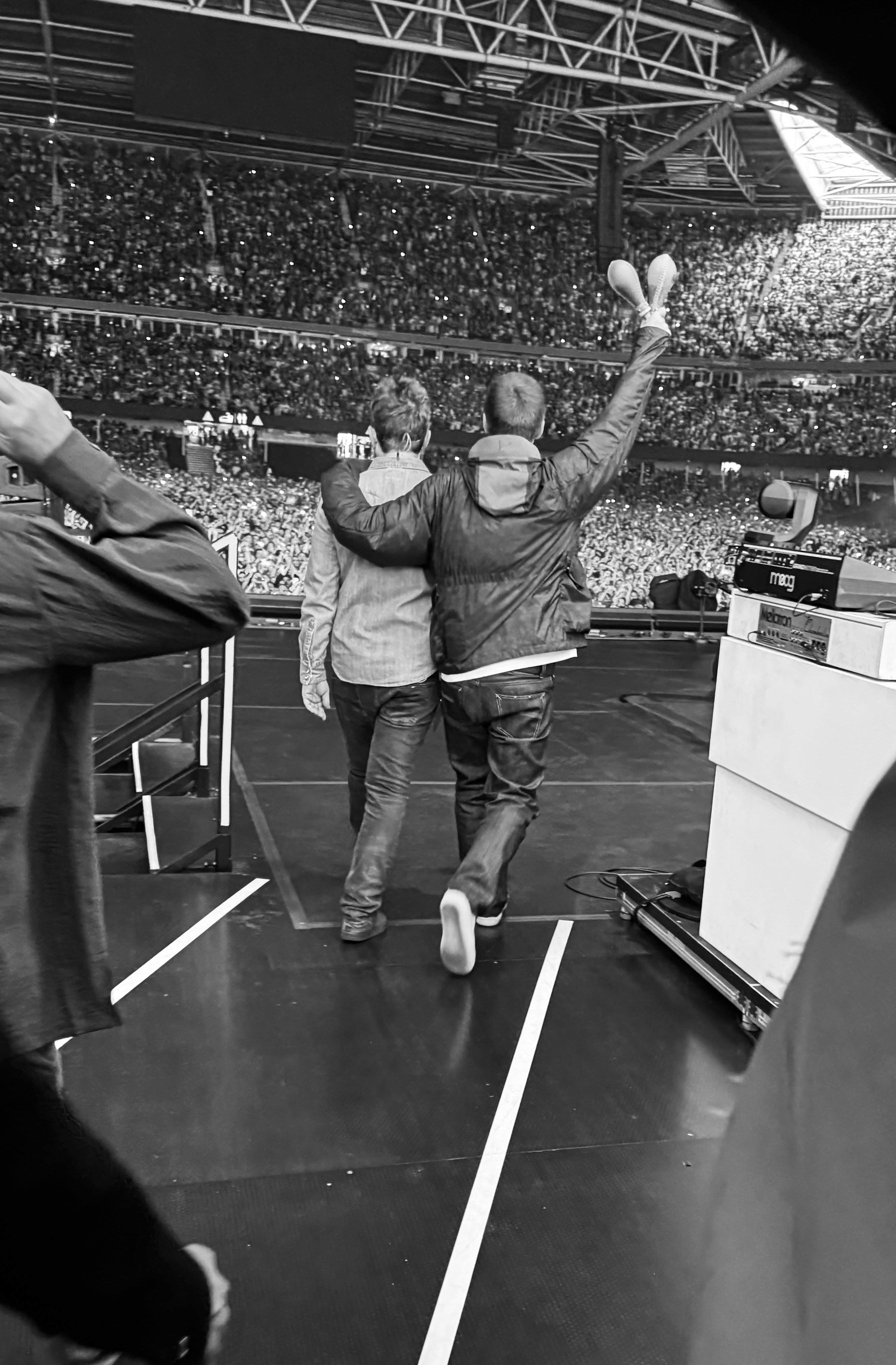 Oasis vuelven a mirar atrás 16 años después con un primer concierto de reunión supersónico