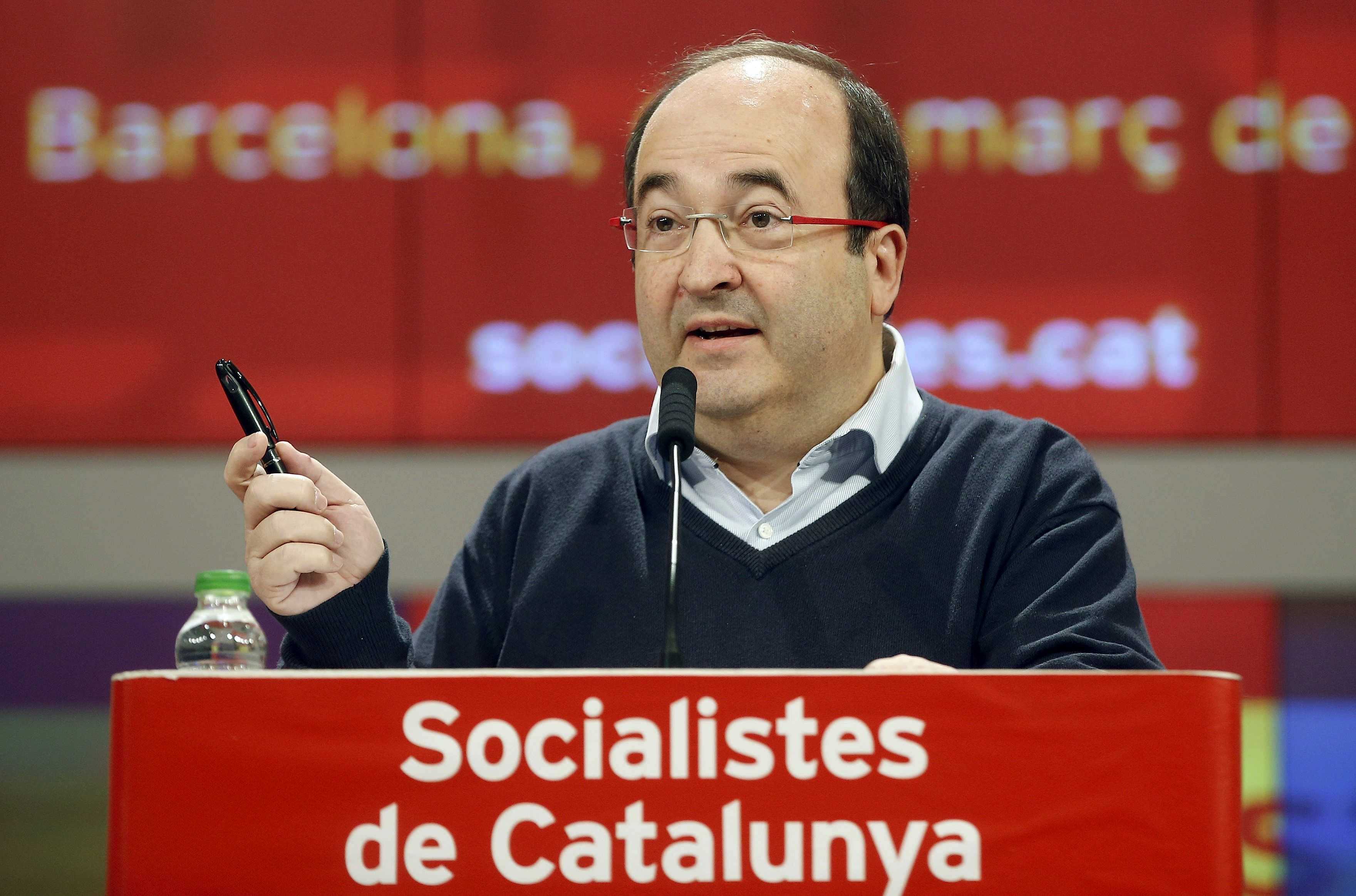 Presiones del PSOE alejan al PSC de una mesa sobre el referéndum