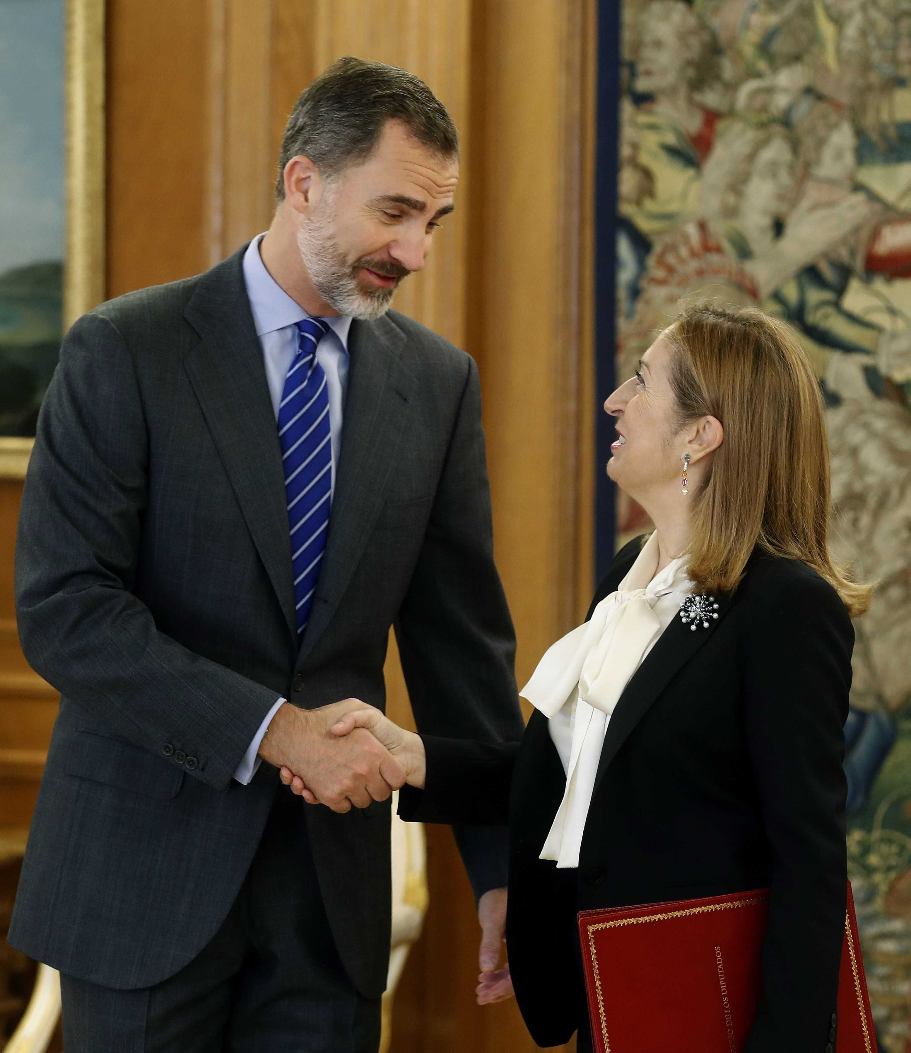 Pastor comunica al Rey la investidura de Rajoy