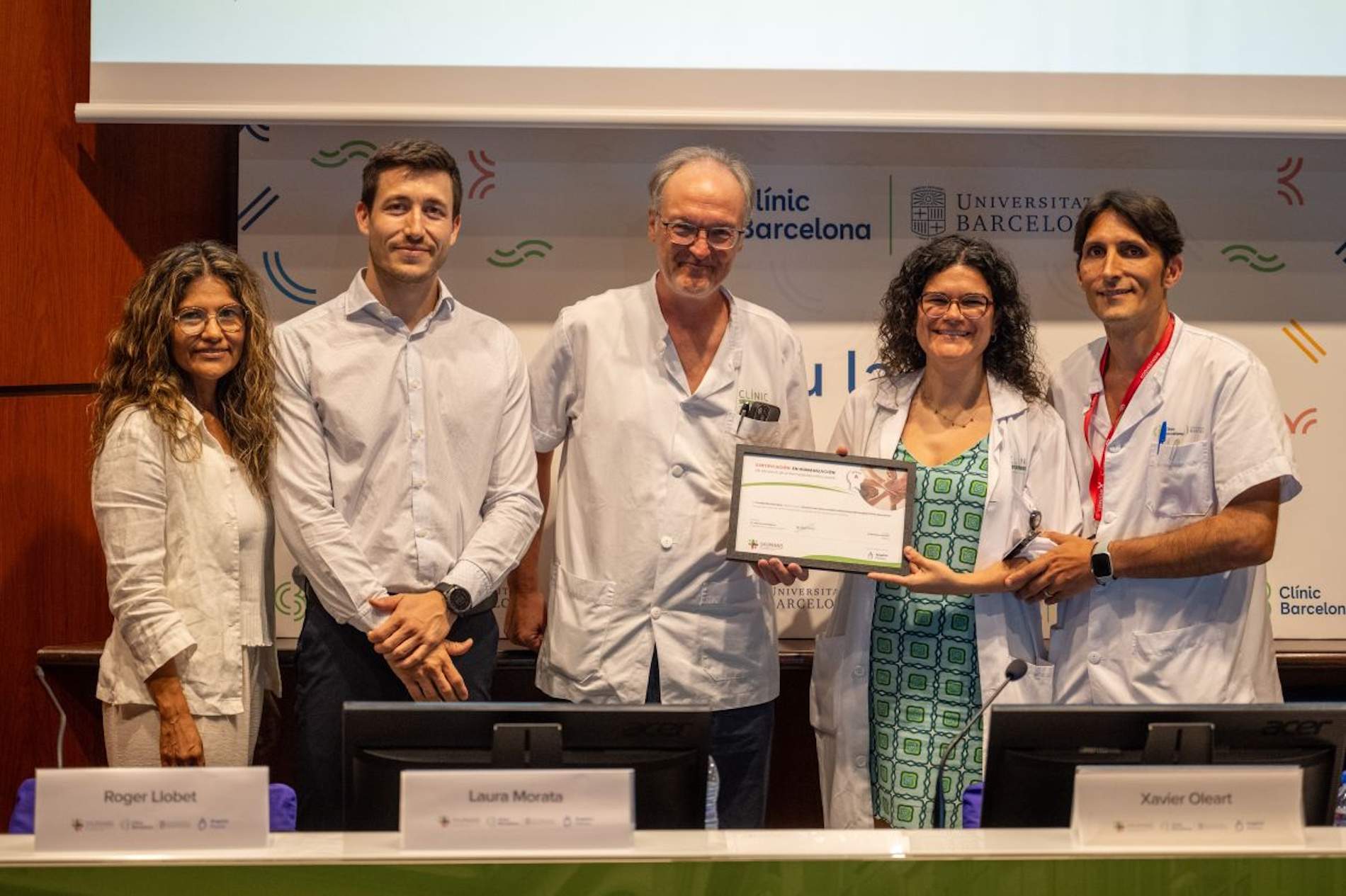 Clínic Barcelona recibe la certificación en humanización en la atención a personas con infección bacteriana