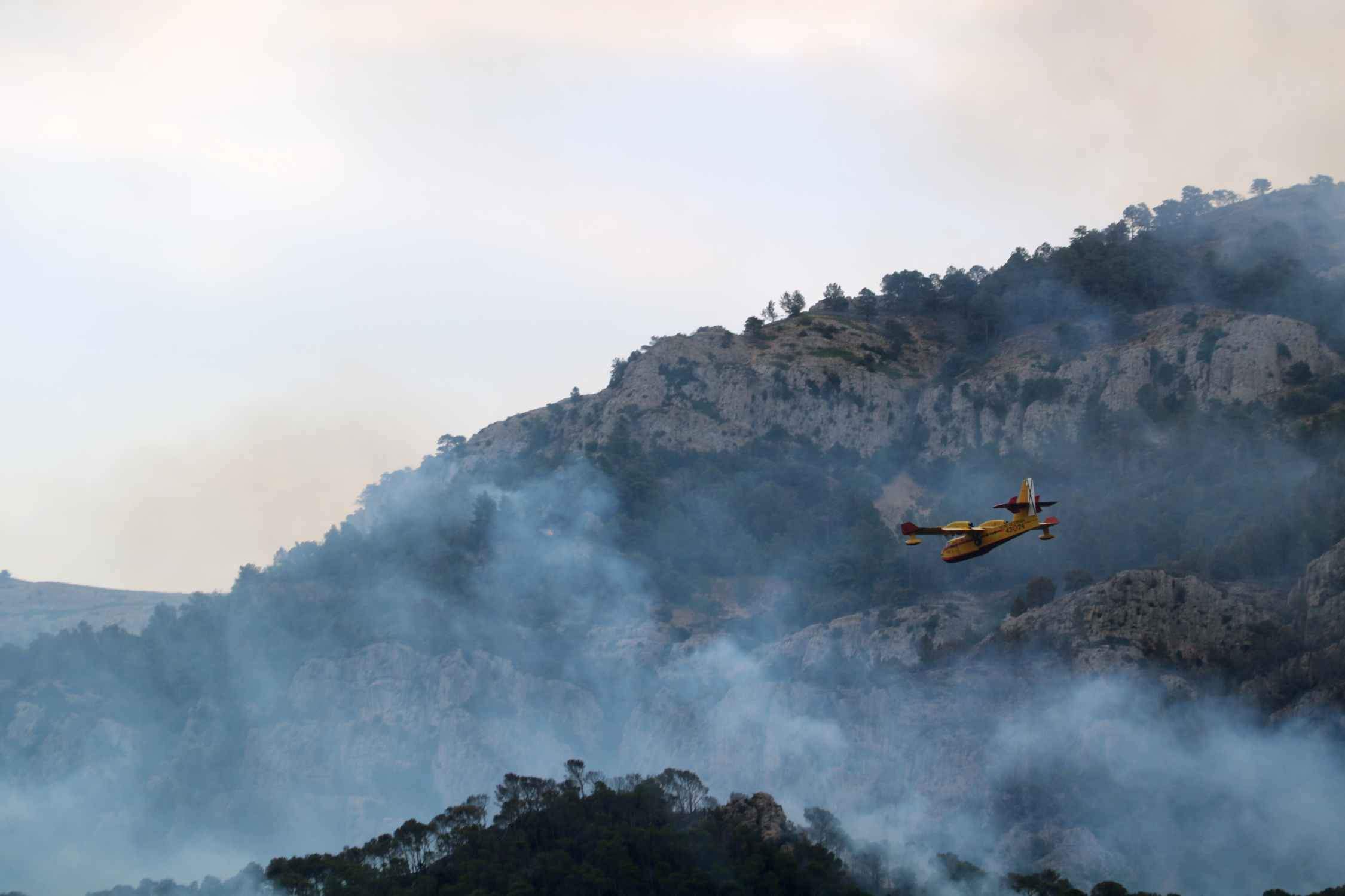 L'incendi dels Ports fa explotar diverses bombes de la Guerra Civil que havien quedat perdudes