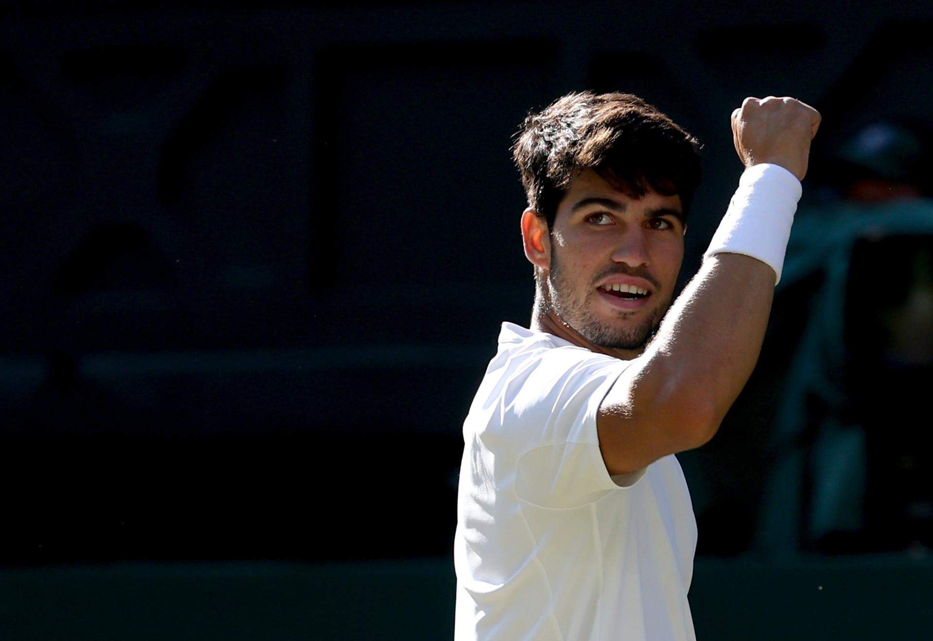 Carlos Alcaraz barre a Norrie y se mete en semifinales de Wimbledon (2-6, 3-6 y 3-6)