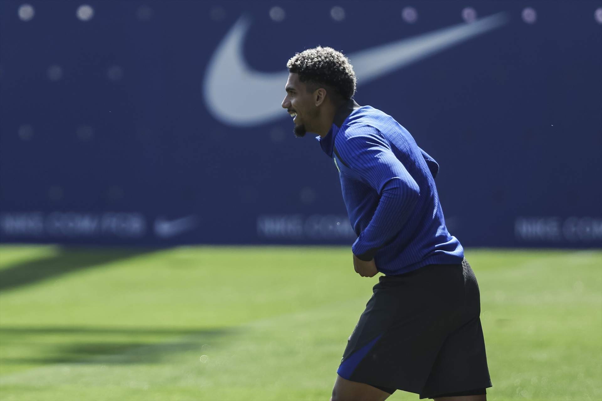 Ronald Araujo, durant un entrenament del Barça / Foto: Europa Press