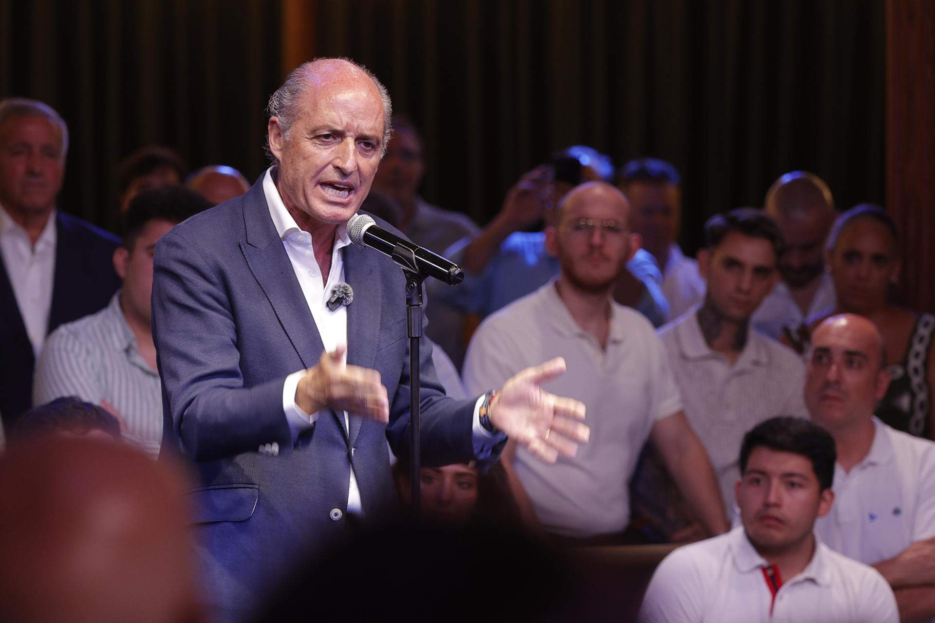 Francisco Camps desafia Mazón i anuncia que vol tornar a liderar el PP valencià