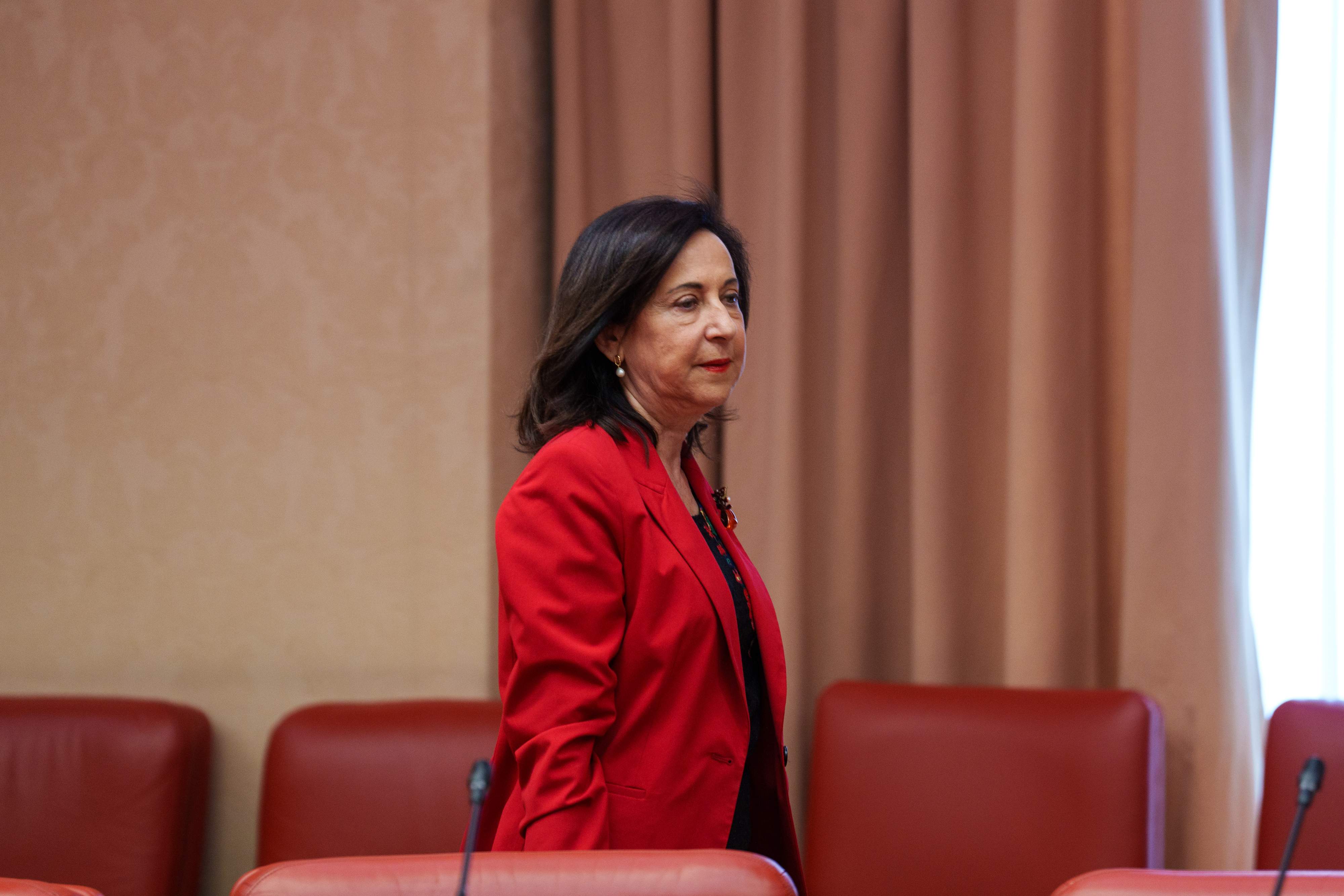 Margarita Robles es regira i titlla de masclista Sánchez per dir-li 'pájara'