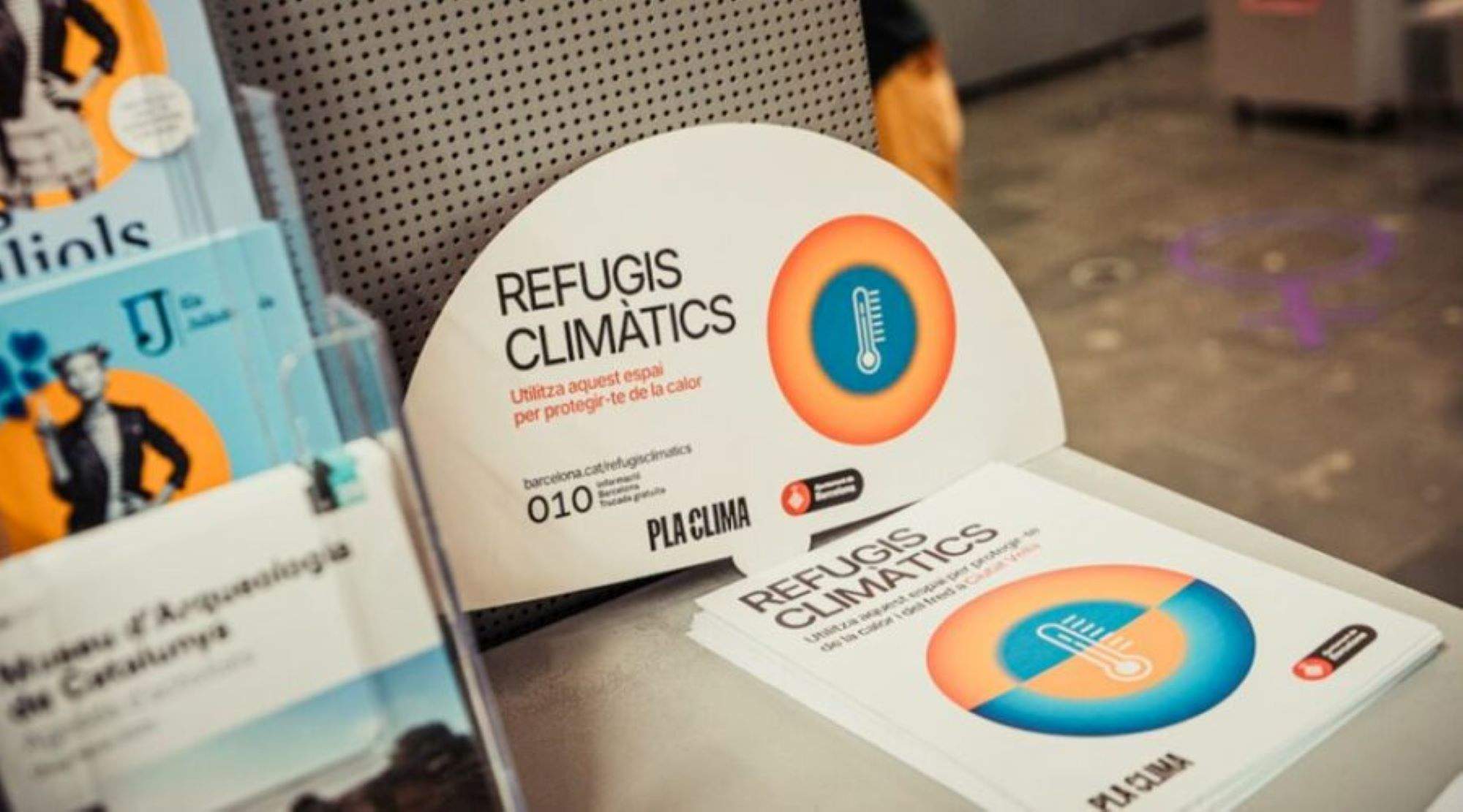 Barcelona despliega equipos informadores para acercar los refugios climáticos a la población vulnerable