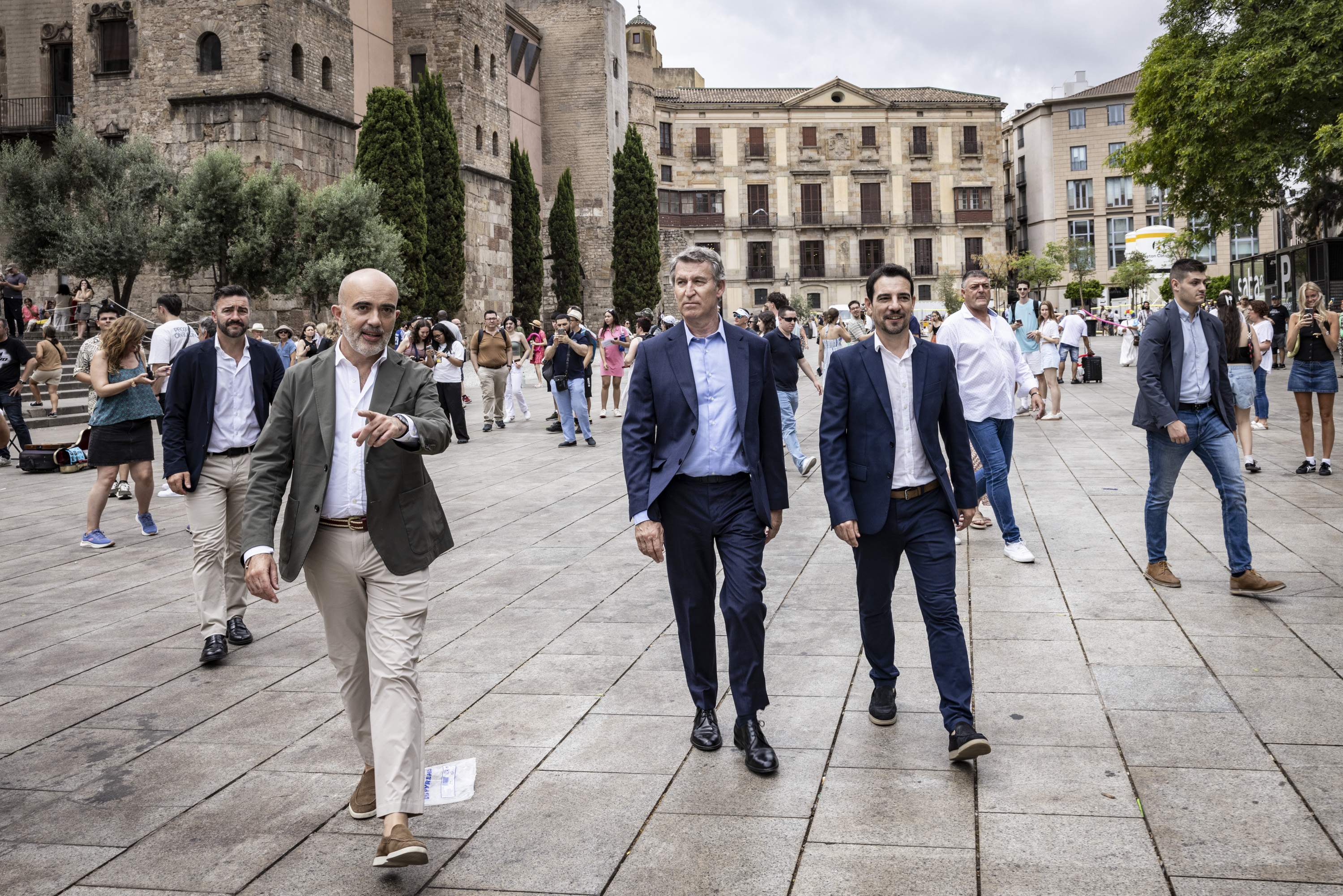 Feijóo, amb Daniel Sirera i Manuel Reyes a Barcelona / Foto: Carlos Baglietto