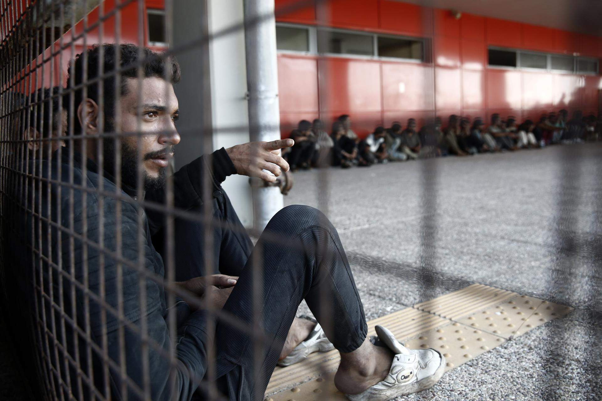 inmigrants refugiats grècia migrants deportacions detenció efe