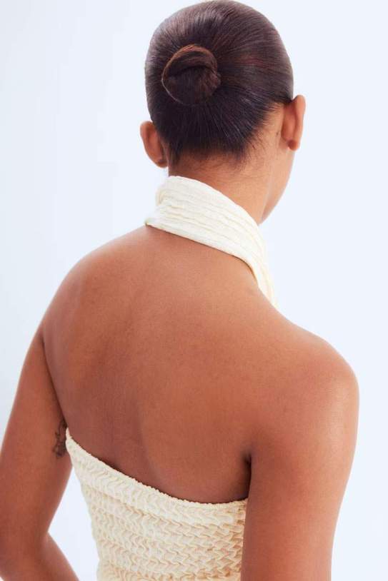 Top halter con textura Top halter con textura