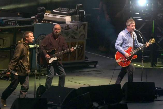 Oasis concierto en Cardiff Gtres Oasis concierto en Cardiff Gtres