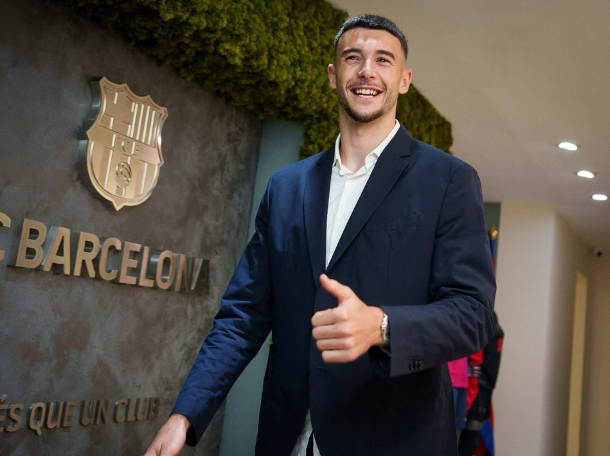 Joan Garcia sorprende a más de uno en el Barça en sus primeros días