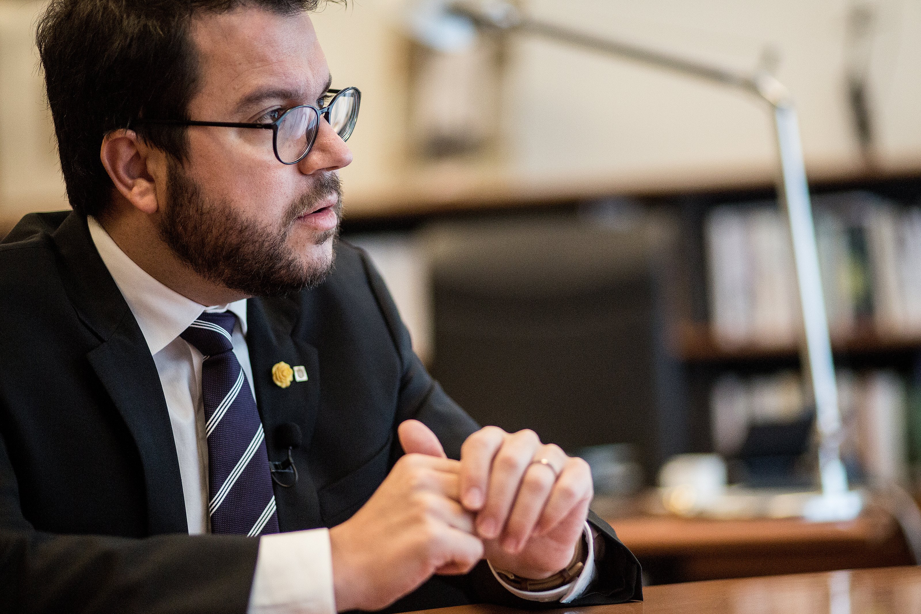 El jutge del 13 atribueix a Aragonès un delicte de desobediència per no impedir l'1-O