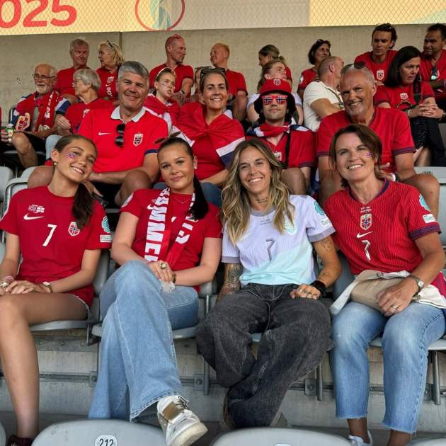 Mapi León amb els sogres i l'afició / Instagram Mapi León amb els sogres i l'afició / Instagram
