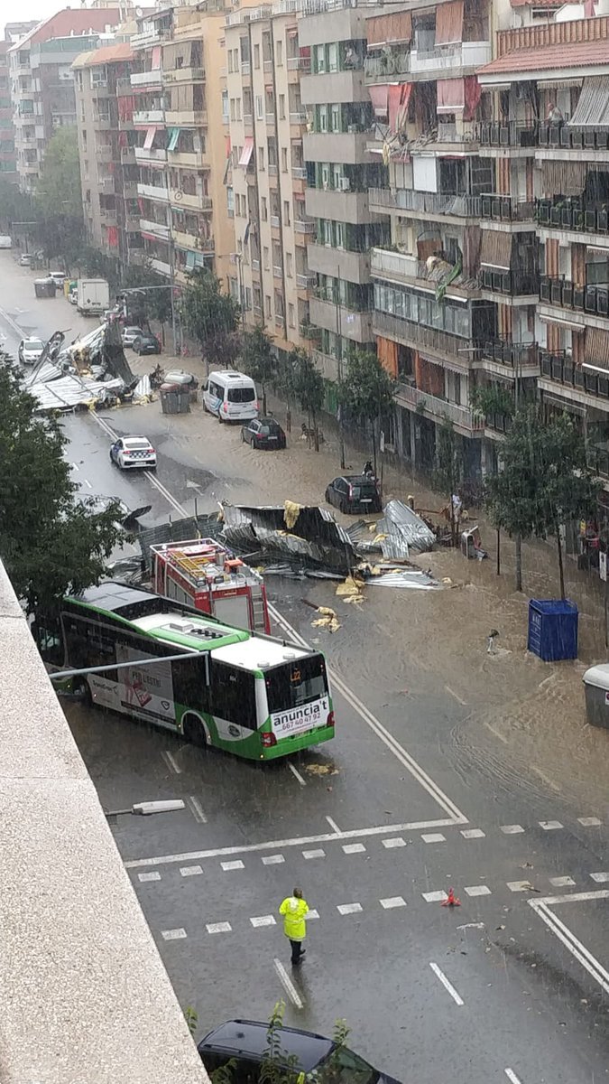 El 112 ha rebut 200 trucades per les tempestes al Vallès i Maresme